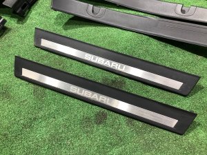 Накладки на пороги SUBARU LEGACY OEM 94060AJ040VH, 94060AJ071, 94061AJ020, 94061AJ030 BMG BM9 BM 2013 White Pearl 37J