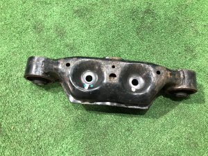 Подушка редуктора 41310AJ011 SUBARU LEGACY