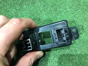 Кнопка HILL HOLD SUBARU LEGACY OEM 83002AJ010 BMG 2013