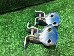 Петли двери передней правой 61220FA000, 61220FA010 SUBARU IMPREZA