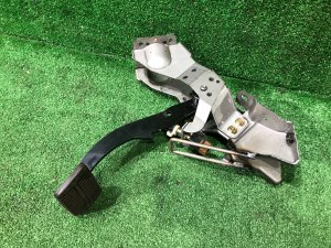 Педаль тормоза SUBARU IMPREZA OEM 36012FE090 GDA 2002 EJ205 AT