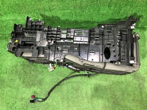 Бардачок подлокотник LAND ROVER RANGE ROVER SPORT OEM LR100257 2019