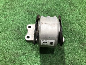 Подушка акпп LR098750, JPLA6068AB LAND ROVER RANGE ROVER SPORT