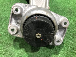 Подушка двигателя LAND ROVER RANGE ROVER SPORT OEM LR123914, JPLA6A003CC 2019