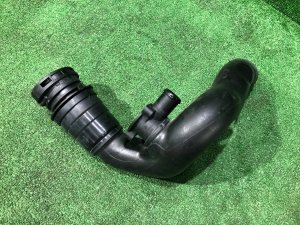 Патрубок интеркулера LAND ROVER RANGE ROVER SPORT OEM LR100460, JPLA 6N650 2019