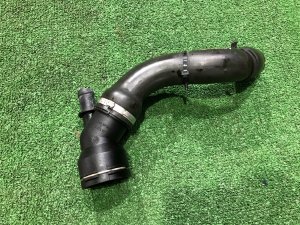 Патрубок радиатора LAND ROVER RANGE ROVER SPORT OEM JPLA-18K618-AB 2019