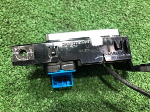 Кнопка центрального замка задняя левая LAND ROVER RANGE ROVER SPORT OEM LR071265 2019