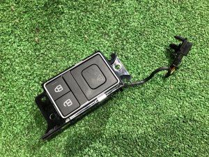 Кнопка центрального замка задняя правая LAND ROVER RANGE ROVER SPORT OEM LR071264 2019