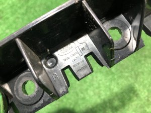 Крепление заднего бампера правое LAND ROVER RANGE ROVER SPORT OEM LR066744, DK62-17B932 2019