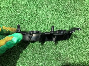Крепление заднего бампера правое LAND ROVER RANGE ROVER SPORT OEM LR066744, DK62-17B932 2019