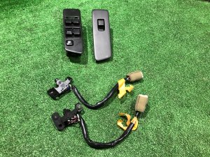 Блок управления стеклоподъемниками 83081FC021, 83081FC100 SUBARU FORESTER