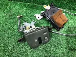 バックドアロック SUBARU FORESTER OEM 60311FC000 SF5 1998 silver 792