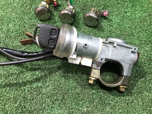 Canhão da ignição Комплект замков SUBARU FORESTER OEM 83121FC090, 83121FC091 SF5 1998 silver 792