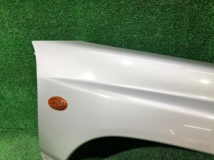 Guarda-lamas dianteiro direito SUBARU FORESTER OEM 57120FC000 SF5 1998 silver 792