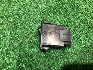 Кнопка hold SUBARU FORESTER OEM 83243FA040 SF9 1999 EJ254 AT