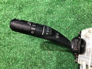 Блок подрулевых переключателей SUBARU LEGACY OEM 83111AG651 BP5 2004 EJ20X AT