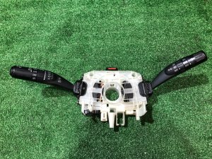 Блок подрулевых переключателей 83111AG651 SUBARU LEGACY
