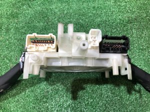 Блок подрулевых переключателей SUBARU LEGACY OEM 83111AG651 BP5 2004 EJ20X AT