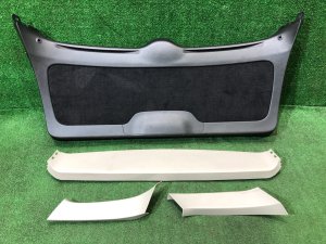 Обшивка пятой двери 94320AG030JC, 94310AG000OR, 94330AG000OR SUBARU LEGACY