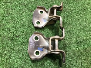 右フロントドアヒンジ SUBARU LEGACY OEM 60070AG0009P, 60070AG0109P BP5 2004 BLACK 32J