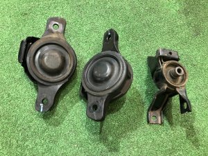Подушки двигателя 41022AG110, 41022AG120 SUBARU LEGACY