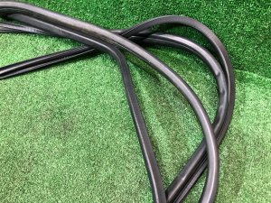 车门密封条 черные SUBARU LEGACY OEM 63571AG000JC, 63571AG010JC, 63572AG010JC, 63572AG000JC BP5 2004 BLACK 32J