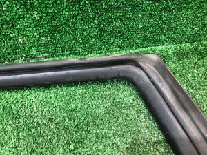 Borracha da porta esquerda SUBARU LEGACY OEM 63521AG010 BP5 2004 BLACK 32J