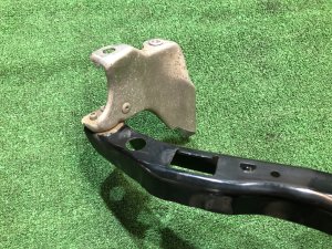 ขายึดไฟหน้าซ้าย SUBARU LEGACY OEM 57707AG070 BP5 2004 BLACK 32J