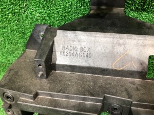 Крепление магнитофона SUBARU LEGACY OEM 66204AG040 BP5 2004