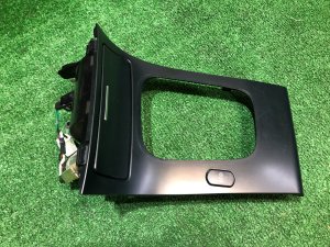 Пластик вокруг селектора 92121AG060 SUBARU LEGACY