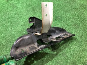 Крепление заднего бампера SUBARU FORESTER OEM 57790FC150 SF9 1999 White 51E
