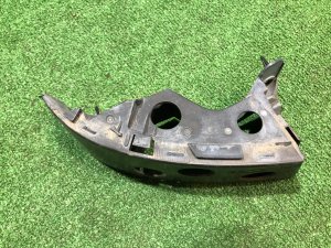 Крепление заднего бампера левое под стопом SUBARU LEGACY OEM 57707AJ130 BR9 BRG BRM 2011 White Pearl 37J