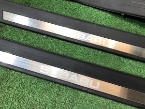 Embellecedores de faldón SUBARU LEGACY OEM 94060AJ071, 94061AJ020, 94061AJ030 BR9 BRG BRM 2011 White Pearl 37J
