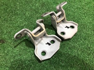 右フロントドアヒンジ SUBARU LEGACY OEM 60079AG000, 60079AG010 BR9 BRG BRM 2011 White Pearl 37J