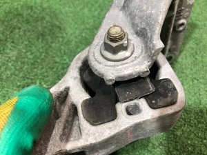 发动机支座 SUBARU LEGACY OEM 41022AJ111, 41022AJ030 BR9 BRG BRM 2011 EJ255