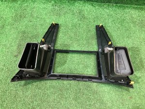 Рамка магнитофона SUBARU LEGACY OEM 66064AJ040 BR9 2011 White Pearl 37J