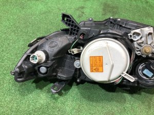 右大灯 SUBARU LEGACY OEM 84001AG340 BP5 2007
