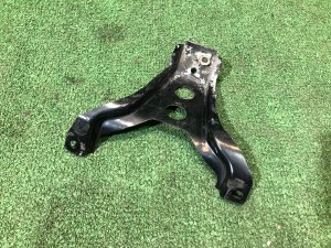 Крепление решетки радиатора SUBARU LEGACY OEM 91165AE130 BH5 2002 SILVER 01G