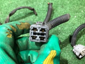 Фишки фар SUBARU LANCASTER OEM 84952AE020 BHE 2000