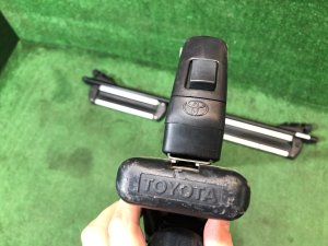 Поперечины + крепления лыж Terzo PIAA TOYOTA LAND CRUISER OEM 08371-00230 J100