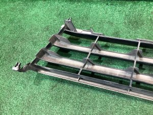 Grelha do radiador 2й рестайлинг 2005-2007г TOYOTA LAND CRUISER OEM 53101-60260, 53101-60967 J100