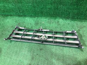 Grelha do radiador 2й рестайлинг 2005-2007г TOYOTA LAND CRUISER OEM 53101-60260, 53101-60967 J100