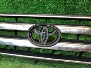 Решетка радиатора 2й рестайлинг 2005-2007г TOYOTA LAND CRUISER 100 OEM 53101-60260, 53101-60967 J100