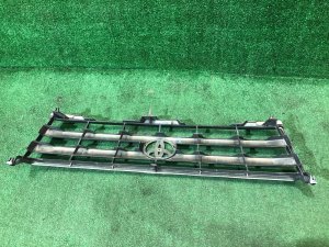 Решетка радиатора 2й рестайлинг 2005-2007г TOYOTA LAND CRUISER 100 OEM 53101-60260, 53101-60967 J100