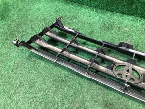 Решетка радиатора 2й рестайлинг 2005-2007г TOYOTA LAND CRUISER 100 OEM 53101-60260, 53101-60967 J100