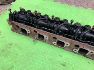 左气缸盖 с коромыслом! ISUZU GIGA OEM 1-11110-833-0 CXZ82K1D 2007 12PE1