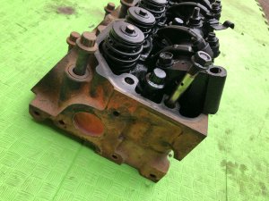 左气缸盖 с коромыслом! ISUZU GIGA OEM 1-11110-833-0 CXZ82K1D 2007 12PE1