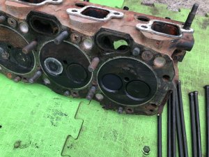 左气缸盖 с коромыслом! ISUZU GIGA OEM 1-11110-833-0 CXZ82K1D 2007 12PE1