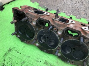 左气缸盖 с коромыслом! ISUZU GIGA OEM 1-11110-833-0 CXZ82K1D 2007 12PE1