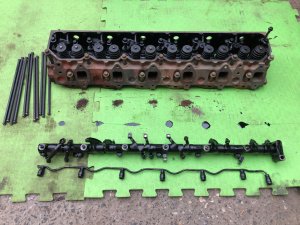 左气缸盖 с коромыслом! ISUZU GIGA OEM 1-11110-833-0 CXZ82K1D 2007 12PE1